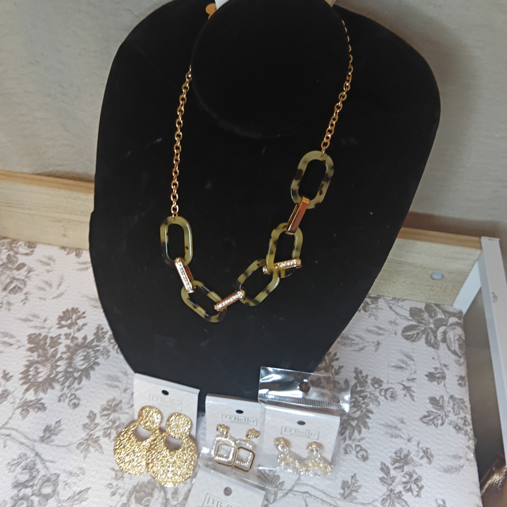 Gold and Brown Chain Link Necklace/W Earrings